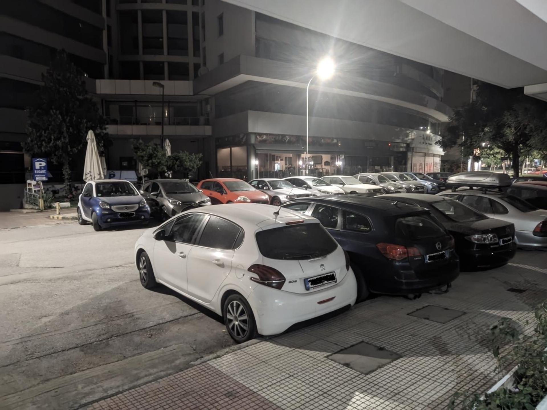 Cozy Apt! Friends & Family - Private Paid Parking Солун Екстериор снимка