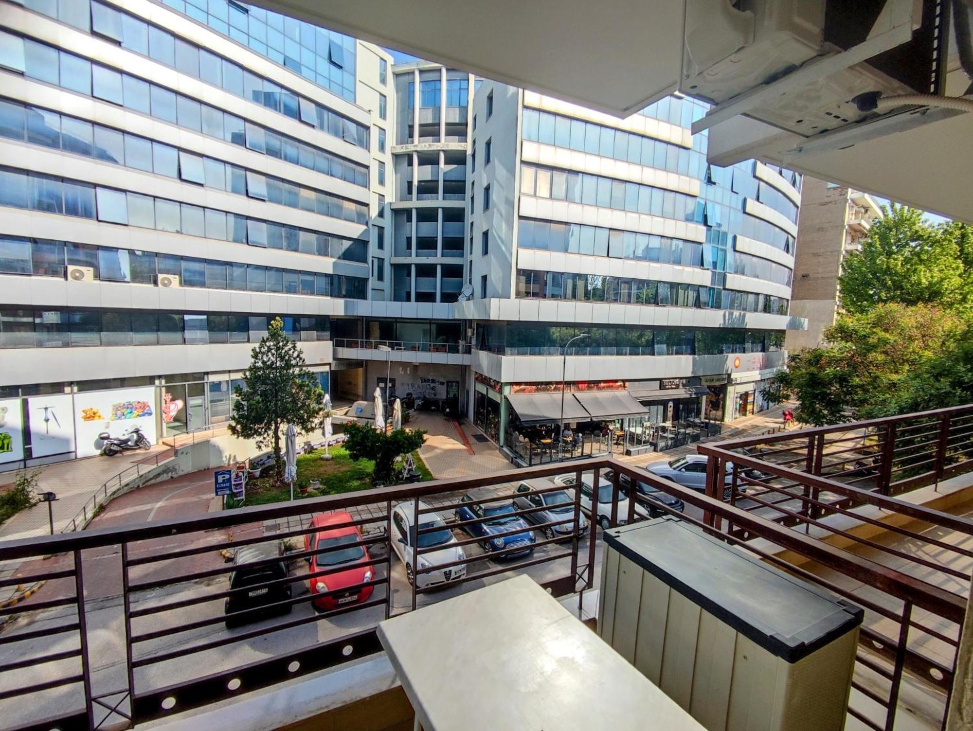 Cozy Apt! Friends & Family - Private Paid Parking Солун Екстериор снимка